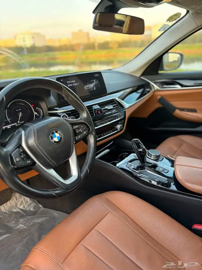 بي ام 2018 فئة 520i 9