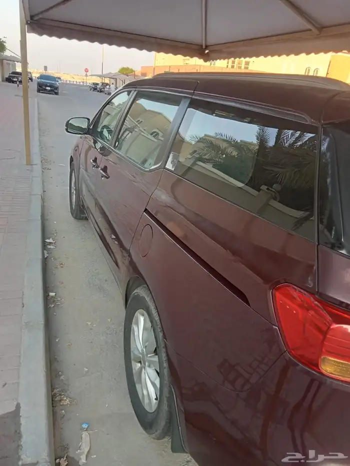 كيا كرنفال للبيع 5