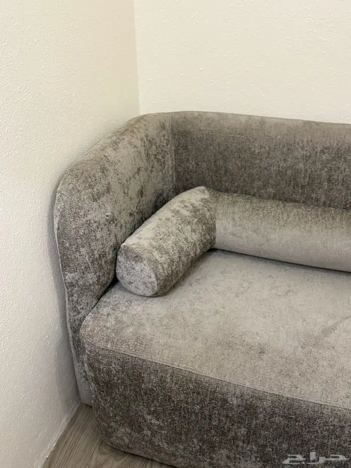 سرير وكومدينا وطاوله للبيع 11