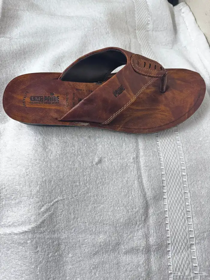 للبيع جزمات اسبورت وا اسليبر بي أسعار الجمله 19