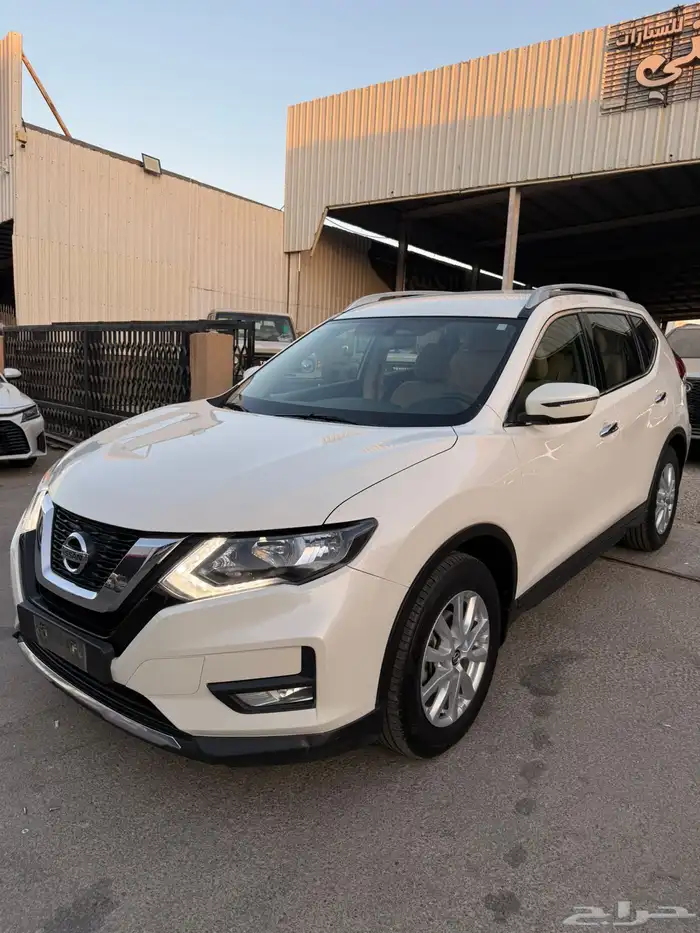 نسيان اكستريل 2022 ابيض 5 ركاب عداد 130 الف 1