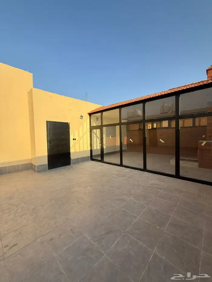 للبيع فيلا روف علوي حي الفلاح بمدخل خاص وسعر مميز 8