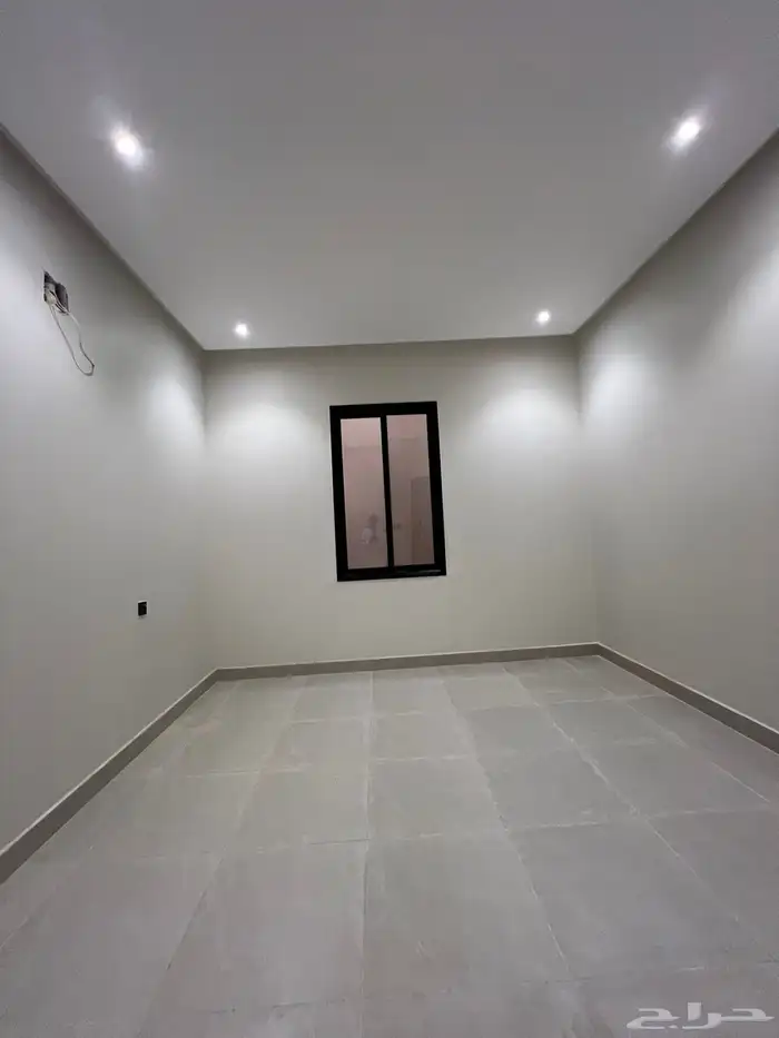 دور علوي مع شقه  دور أرضي 5