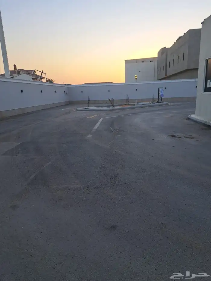 درايف ثرو للإيجار (كشك) طريق الثمامة 3