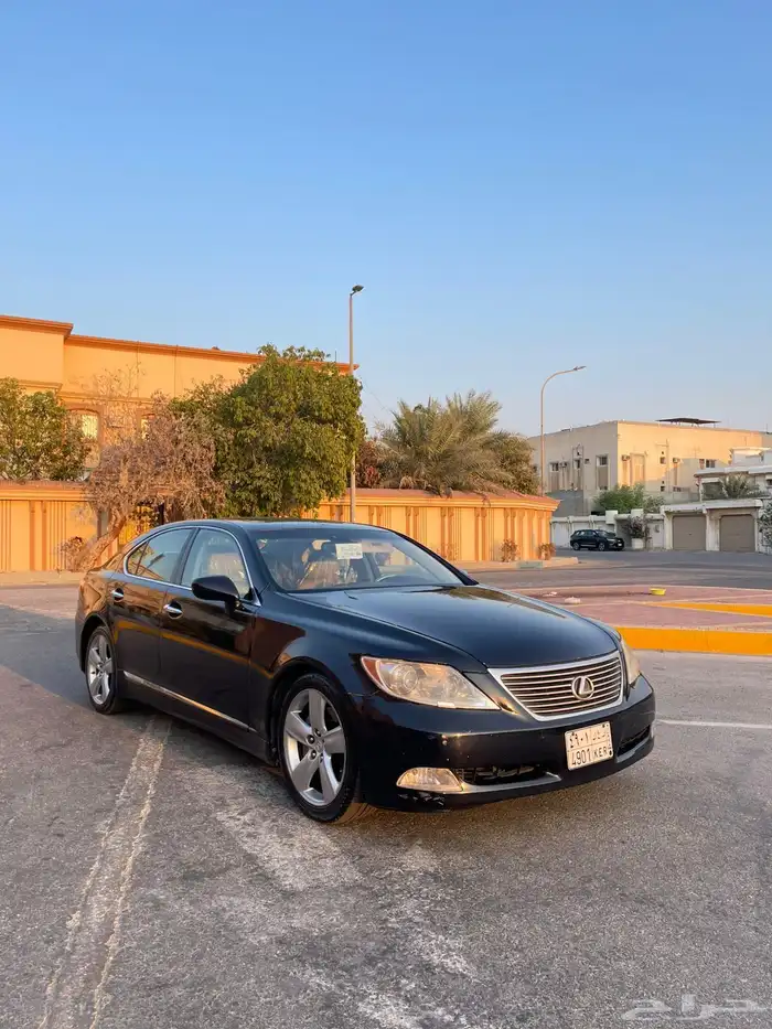 للبيع او البدل لكزس Ls460 1