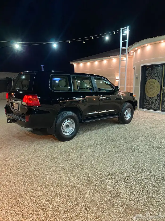 جي اكس 2008 لاندكروزر اسود 1