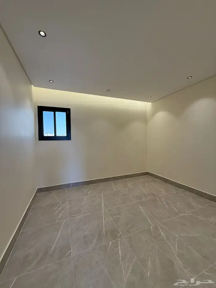 للبيع فيلا روف علوي حي الفلاح بمدخل خاص وسعر مميز 6