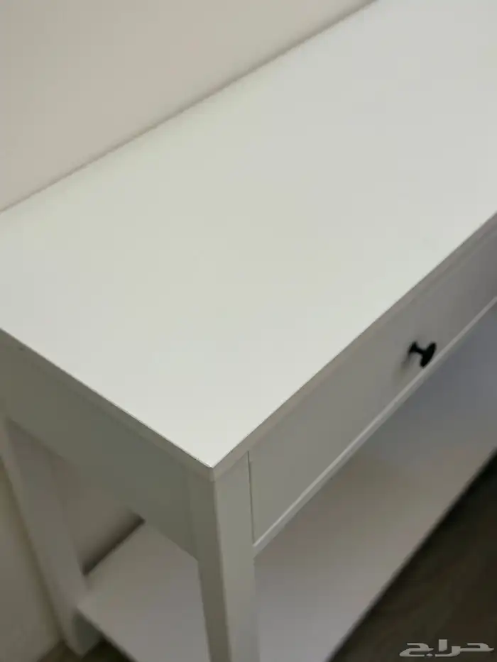 سرير وكومدينا وطاوله للبيع 4