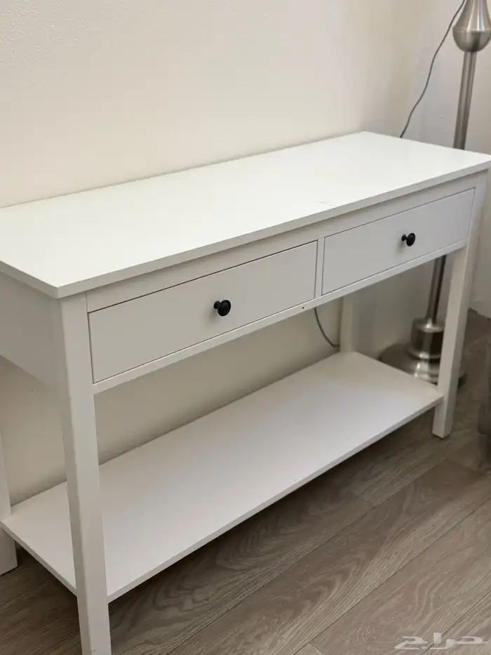 سرير وكومدينا وطاوله للبيع 18