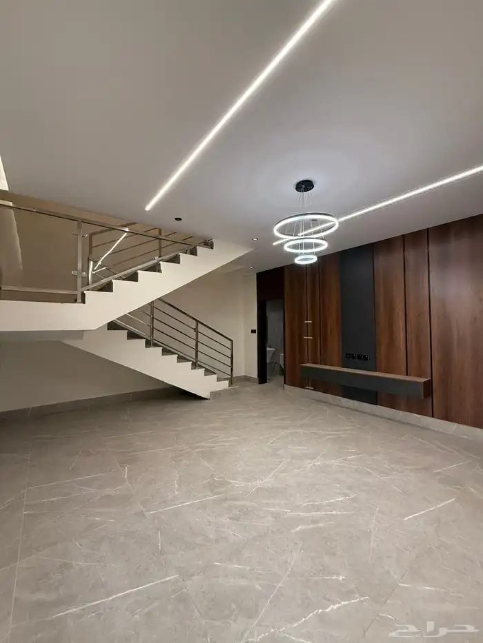 للبيع فيلا روف علوي حي الفلاح بمدخل خاص وسعر مميز 1