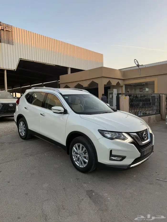 نسيان اكستريل 2022 ابيض 5 ركاب عداد 130 الف 3