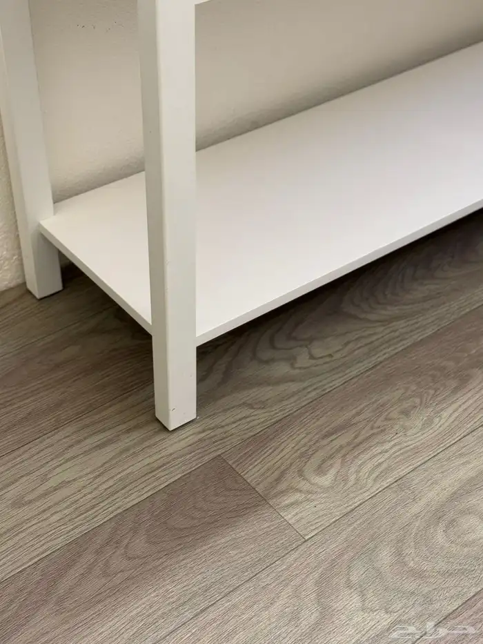 سرير وكومدينا وطاوله للبيع 9