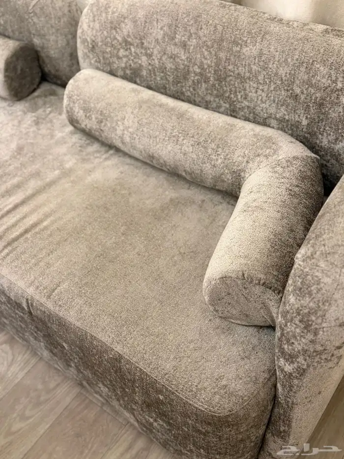 سرير وكومدينا وطاوله للبيع 15