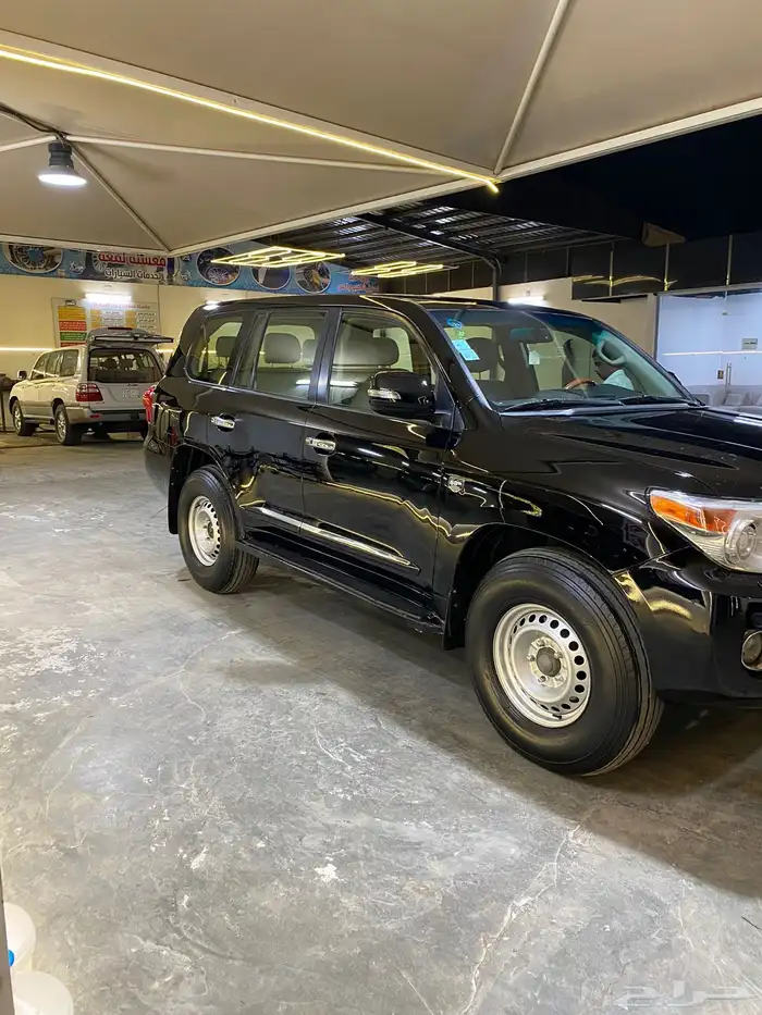جي اكس 2008 لاندكروزر اسود 7