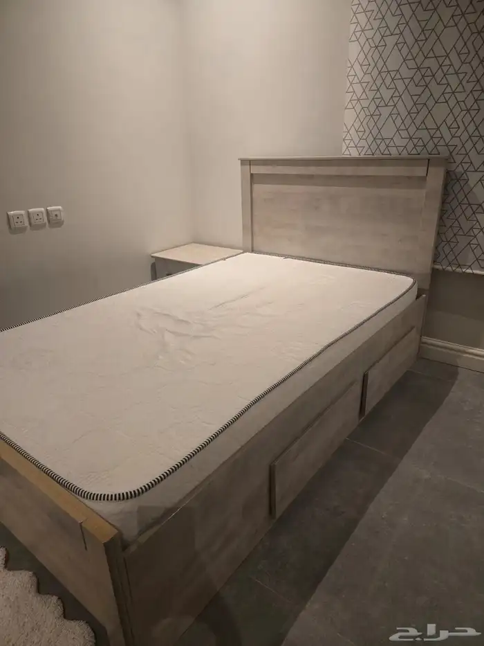 سرير اطفال 2