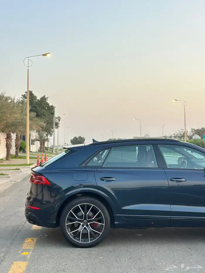 اودي Q8 2023 بلاك ادشن 9