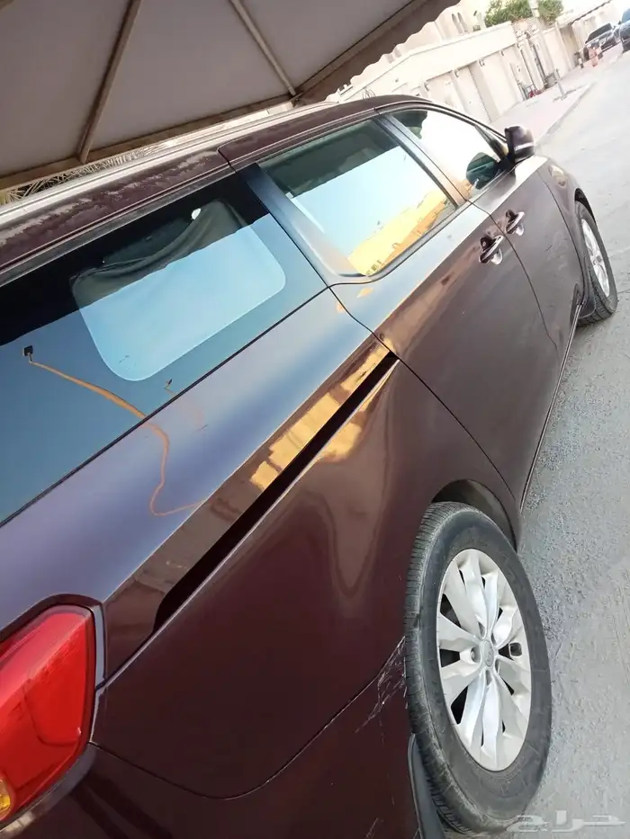 كيا كرنفال للبيع 1