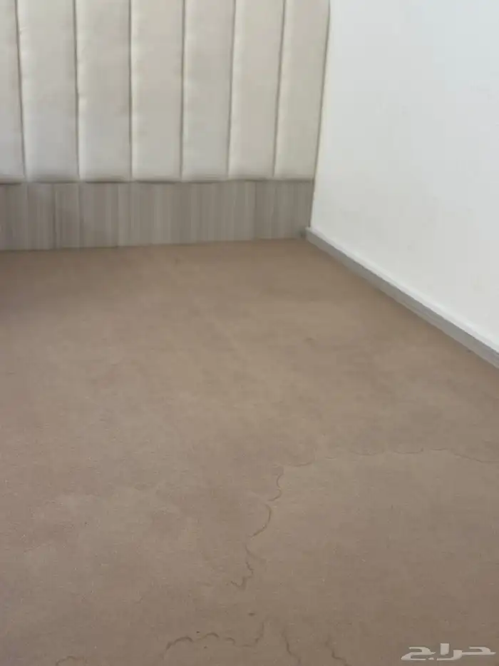 سرير وكومدينا وطاوله للبيع 16