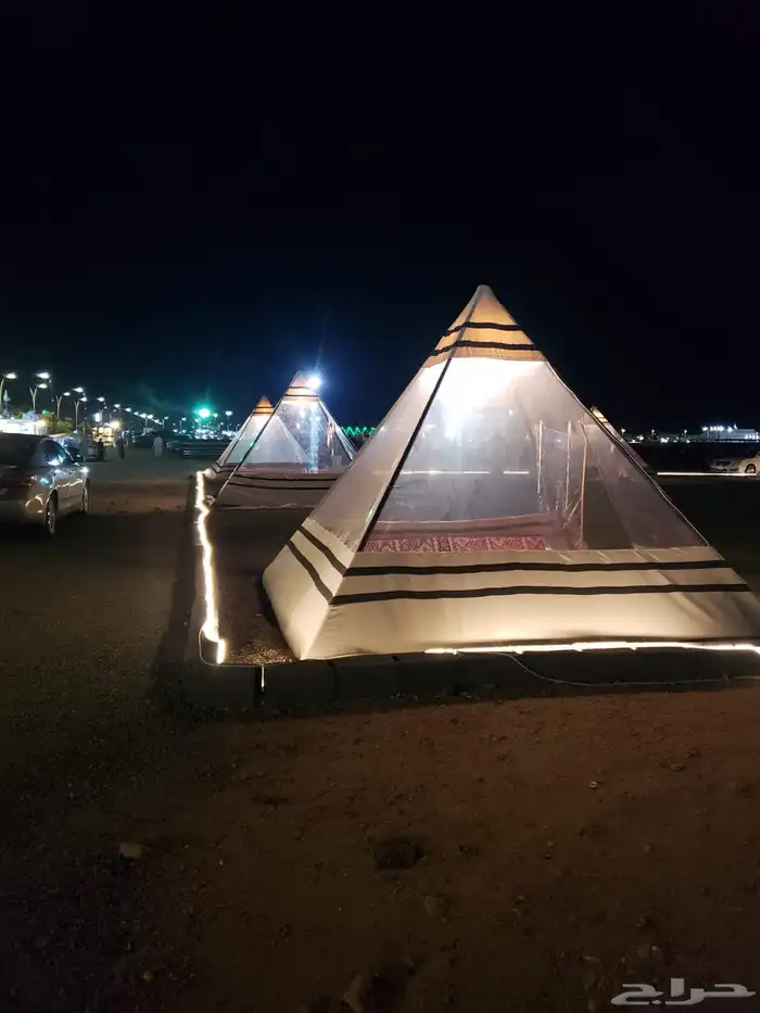 خيام هرمية وخيام مربعة 0