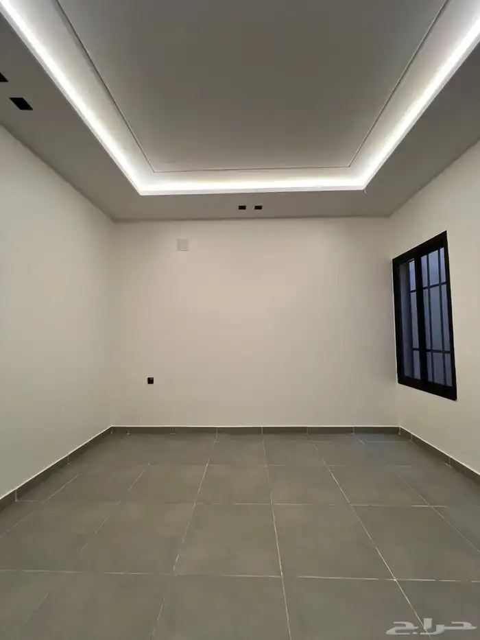 دور علوي مع شقه  دور أرضي 4