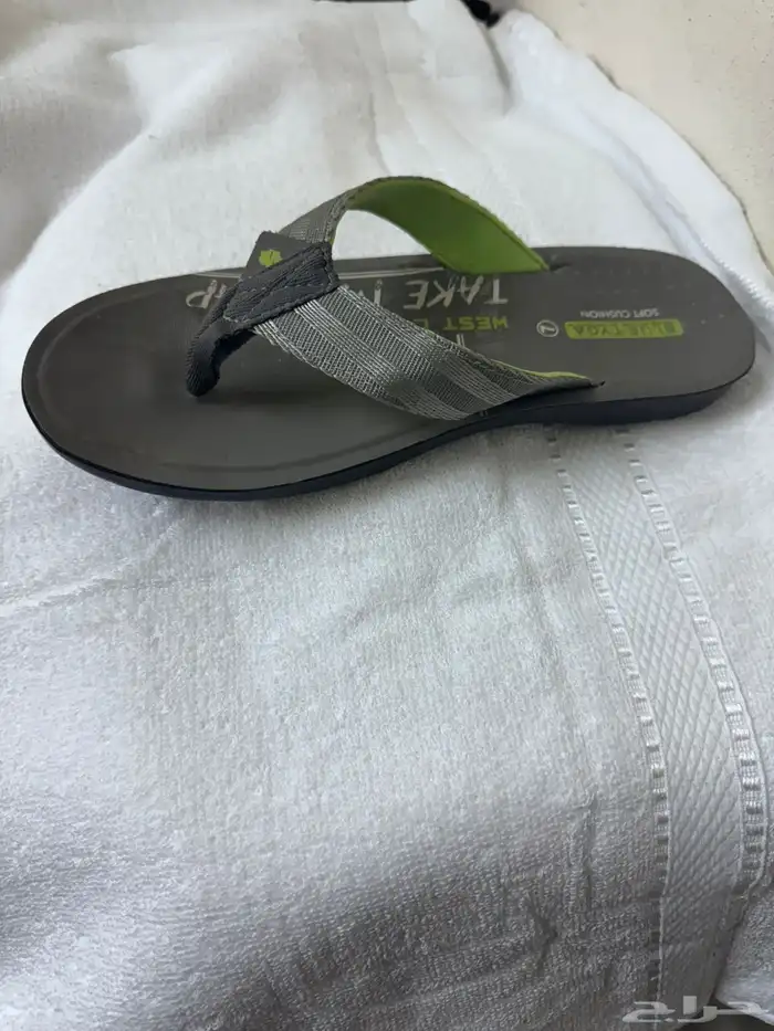 للبيع جزمات اسبورت وا اسليبر بي أسعار الجمله 17