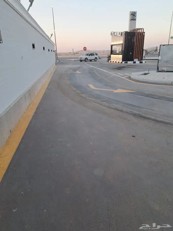 درايف ثرو للإيجار (كشك) طريق الثمامة 2