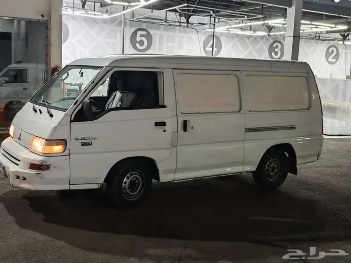 باص مستبيشي 2008 2