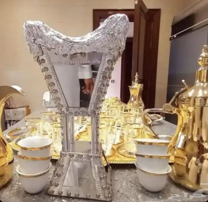 تأجير كراسي ملكي كراسي عايدي طاولات طعام مدوره طاولات مستطيي 4