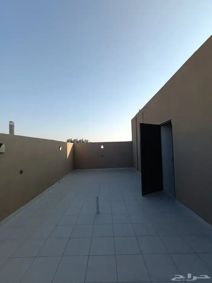 للبيع روف علويه 5 غرف نوم  ومدخل سياره بحوش وشقق أرضيه مدخل 43