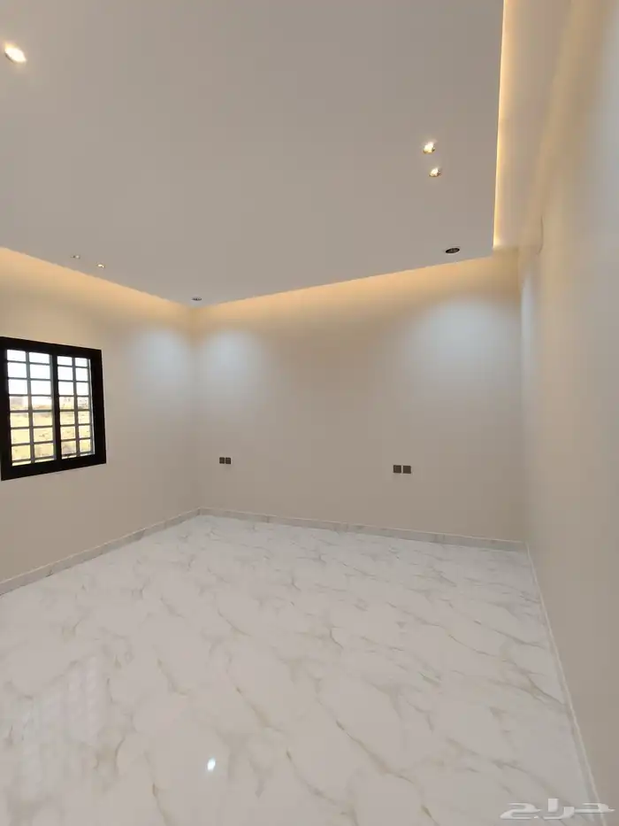 للبيع روف علويه 5 غرف نوم  ومدخل سياره بحوش وشقق أرضيه مدخل 21