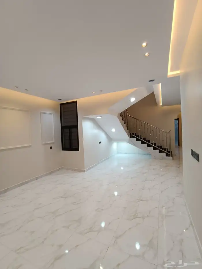 للبيع روف علويه 5 غرف نوم  ومدخل سياره بحوش وشقق أرضيه مدخل 33