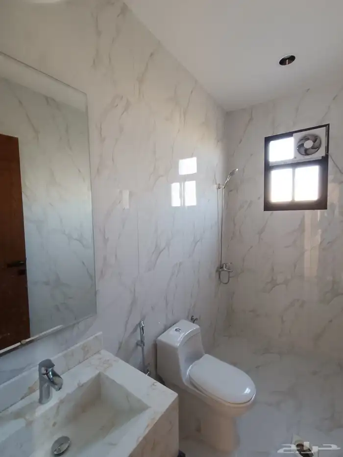 للبيع روف علويه 5 غرف نوم  ومدخل سياره بحوش وشقق أرضيه مدخل 22