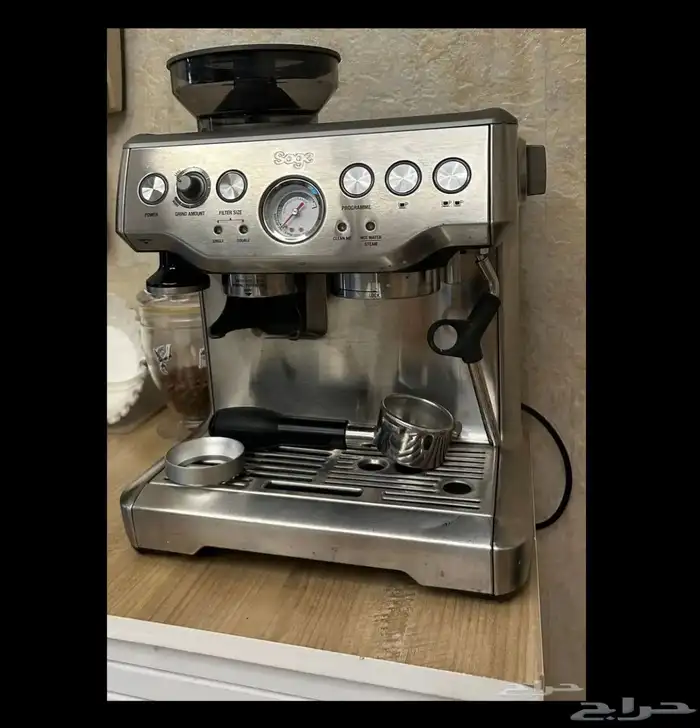 مكينة قهوة من سيج مع جميع ملحقاتها شبه جديدة 3
