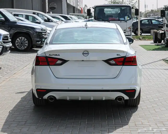 نيسان التيما فل كامل خليجي موديل 2026 17