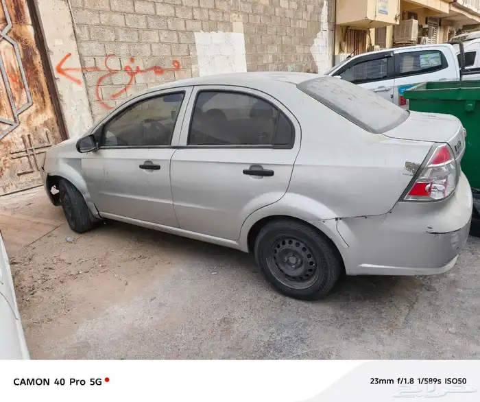 سياره افيو موديل 2013 السياره متشكي من شي شغل ومشي استمار من 0