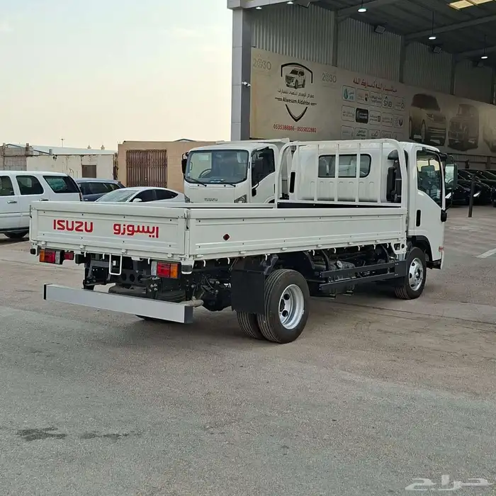 ايسوزو دينا 2024 محرك 4.8 الطن3 خليجي السعر 120شامل الضريبه 3