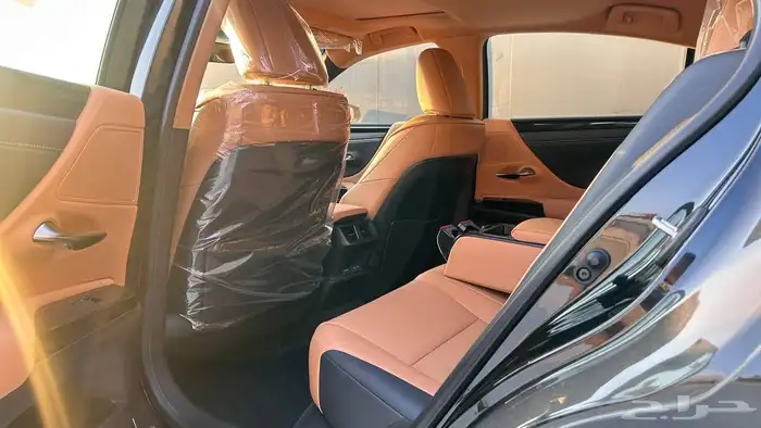 لكزس ES 250 AA 2025 لدى شركة عبدالمجيد الخضر 13