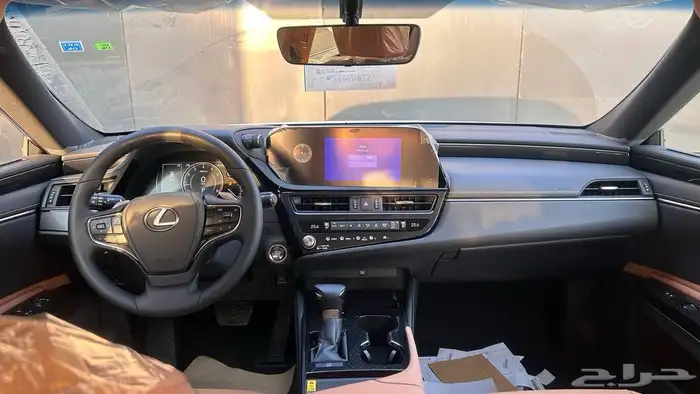لكزس ES 250 AA 2025 لدى شركة عبدالمجيد الخضر 8