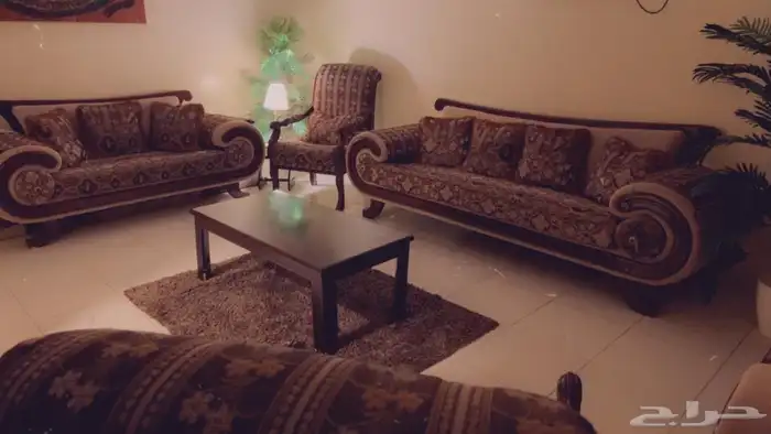 طقم كنب بحاله ممتازه 1