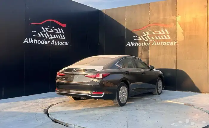 لكزس ES 250 AA 2025 لدى شركة عبدالمجيد الخضر 4
