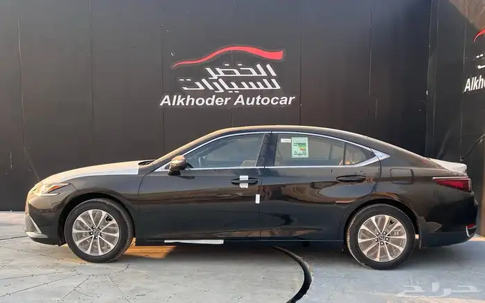 لكزس ES 250 AA 2025 لدى شركة عبدالمجيد الخضر 2