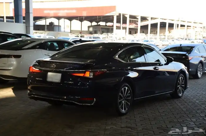 لكزس ES 300 Ah 2024 وارد عبداللطيف جميل 3