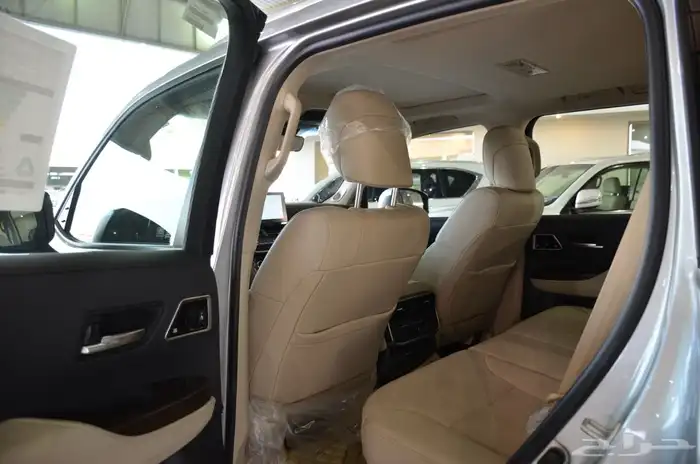 تويوتا لاند كروزر GXR S 2025 وارد عبد اللطيف جميل 5