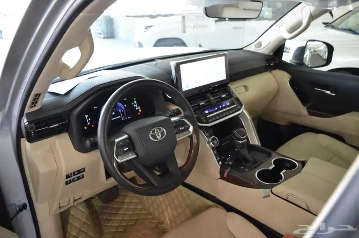 تويوتا لاند كروزر GXR S 2025 وارد عبد اللطيف جميل 4