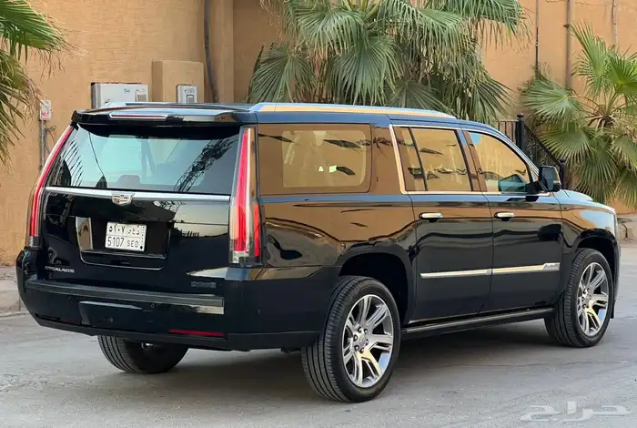 كاديلاك اسكاليد 2018 شاص طويل (بحالة ممتازة) 7