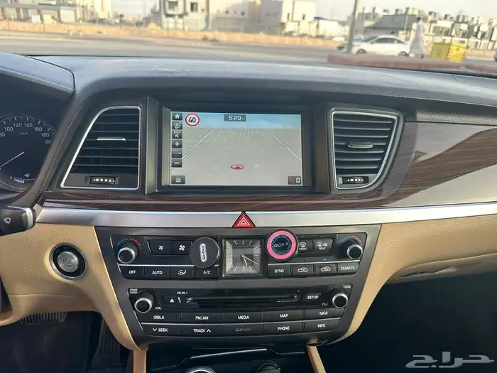 سيارة جينيسيس 2016 للبيع مالك اول 11