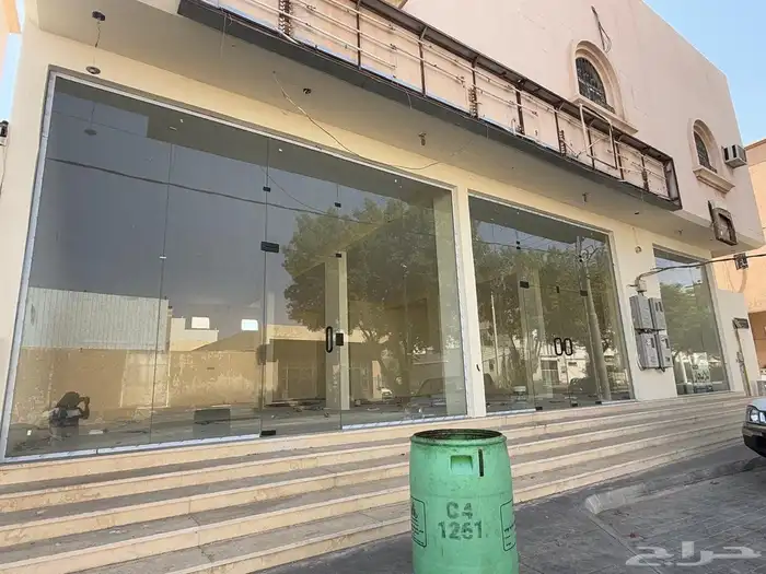 للايجار محلات تجارية 300متر بالسمراء سعر مناسب 1