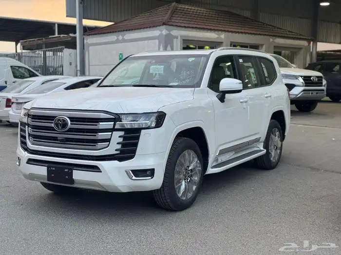 لاندكروزر GXR 4 بنزين 2025 أقل سعر ( سعودي) 2