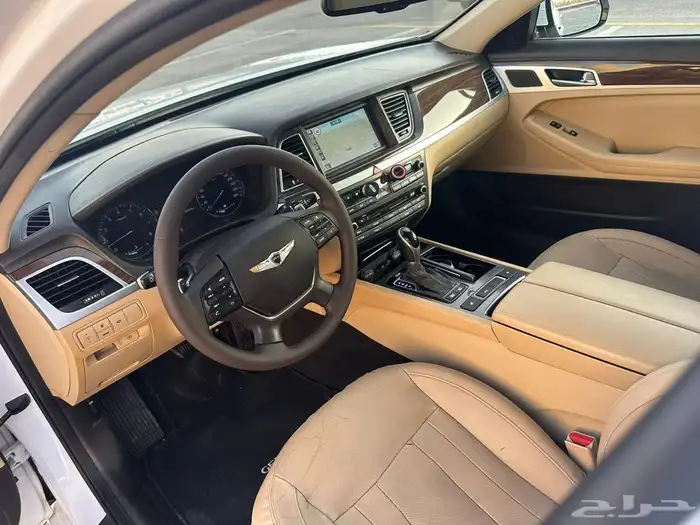 سيارة جينيسيس 2016 للبيع مالك اول 10