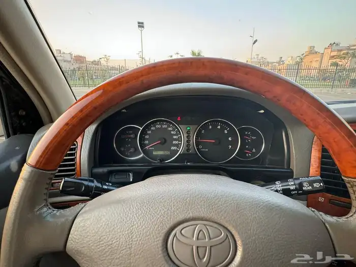 لاندكروزر 2005 فل كامل للبيع 1